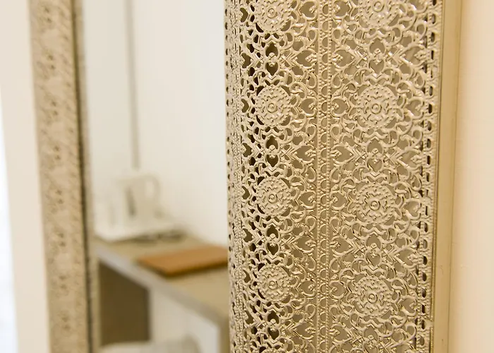 Konukevi Palazzo Spasiano - Center 4*